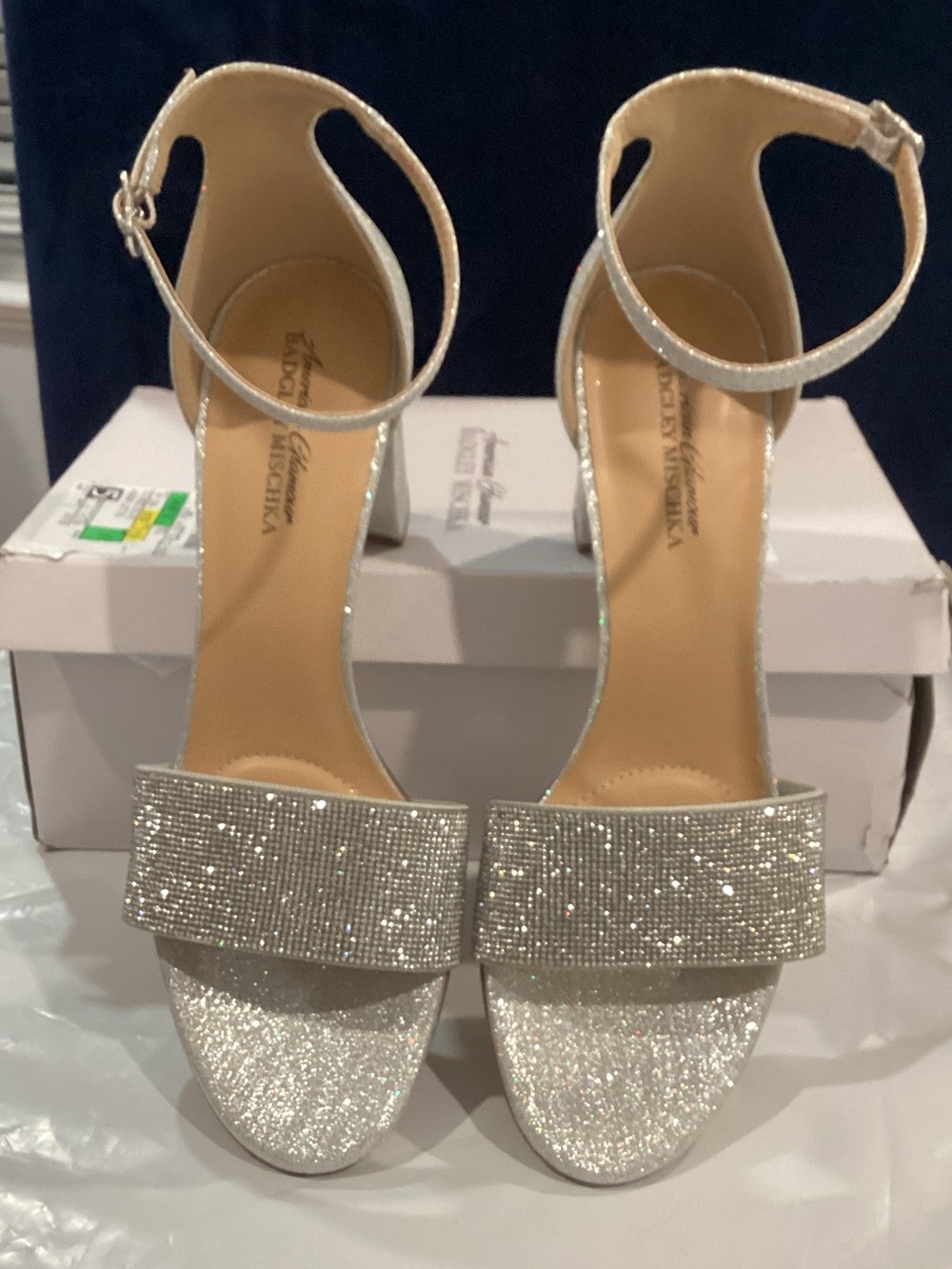Badgley Mischka Lettie Silver Glitter Block Heel Sandals NIB Size 9.5 - Picture 3 of 9